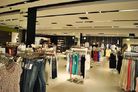 册亨商场里的店面怎么装修？